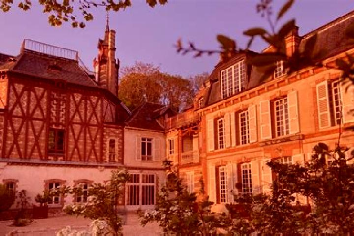Nora, 36 — Escort in Saint-Sulpice-de-Pommeray, France