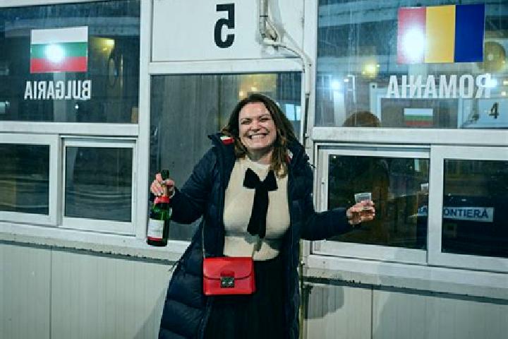 Nora, 36 — Escort in Velesti, Romania