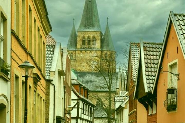 Nora, 36 — Escort in Warendorf, Germany