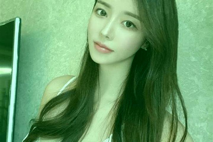 Nora, 36 — Escort in Xiaxihao, China