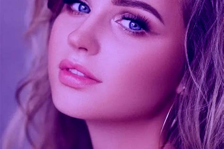 Nora, 37, a dark blonde blue-eyed middle eastern companion based in Muerzsteg. Offering CIM, Tantra, Massage. Available for incall and outcall, overnight boo...