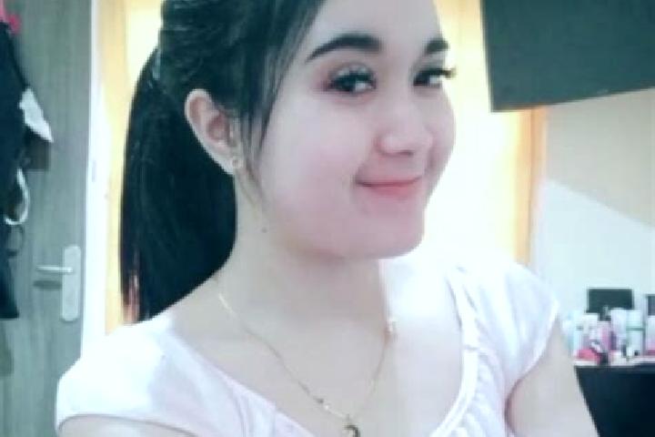 Nora, 37, a red grey-eyed asian companion based in Gambang. Offering Domination, Party Girl, GFE. Available for incall and outcall, day and evening dates.