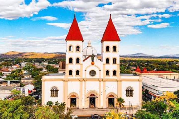 Nora, 37 — Escort in Candelaria de La Frontera, El Salvador