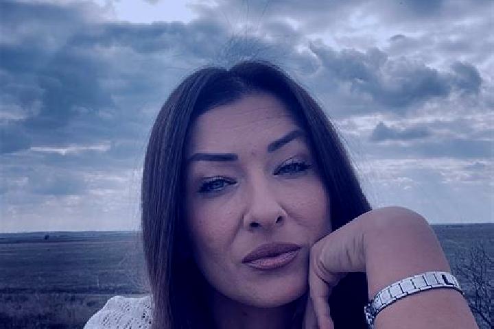 Nora, 37 — Escort in Murani, Romania