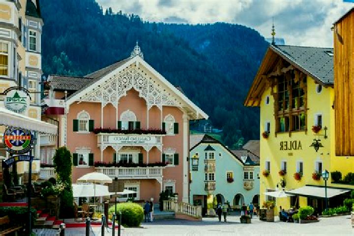 Nora, 37 — Escort in Ortisei, Italy