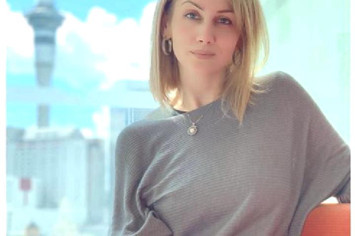 Nora, 37 — Escort in Ruska Lozova, Ukraine