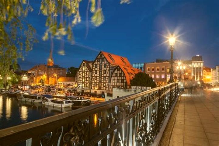 Nora, 38 — Escort in Bydgoszcz, Poland