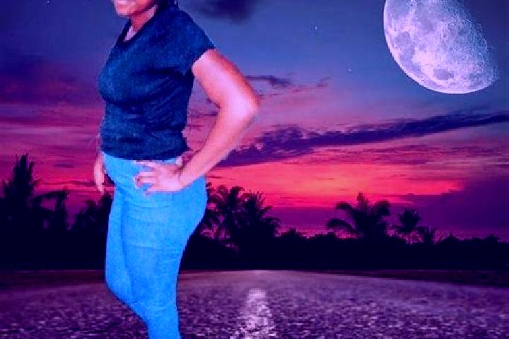 Nora, 38 — Escort in Tomboco, Angola