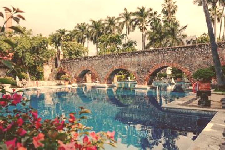 Nora, 39 — Escort in Atapaneo, Mexico