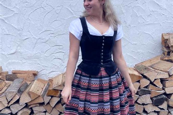Nora, 39 — Escort in Hoeflein, Austria
