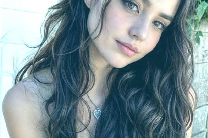 Nova, 20, a auburn amber-eyed middle eastern companion based in Ladhewala Waraich. Offering Domination, Overnight, BDSM. Available for incall and outcall, da...