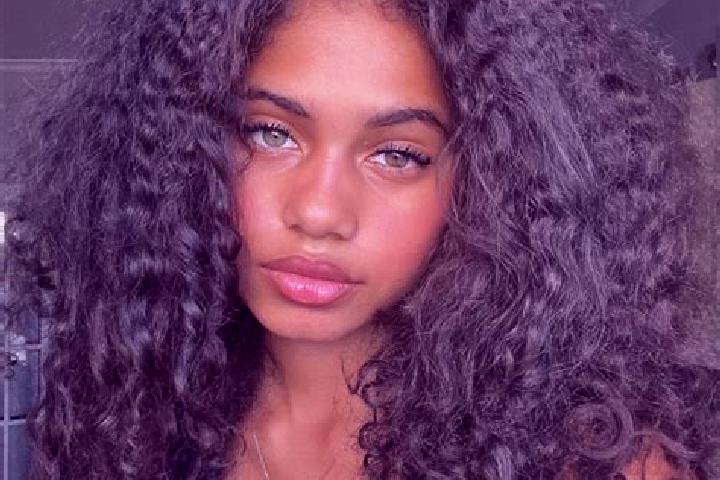 Nova, 20, a black dark-eyed ebony companion based in Lovua do Zambeze. Offering 69, Overnight, Couples. Available for incall and outcall, day and evening dates.