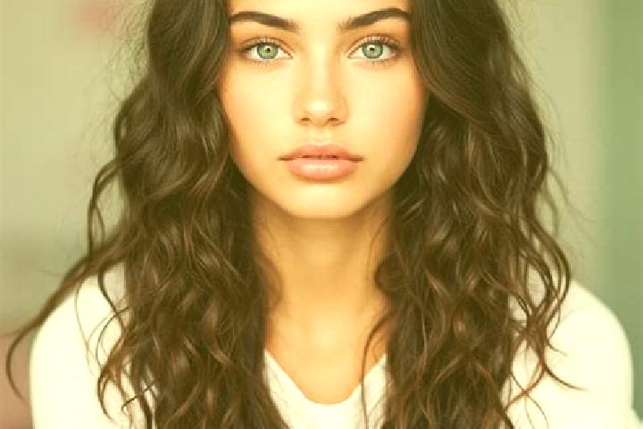 Nova, 20, a brunette amber-eyed mediterranean companion based in Blekendorf. Offering Erotic Massage, Striptease, Prostate Massage, Deep French Kissing, Duos...