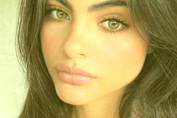 Nova, 20, a brunette dark-eyed indian companion based in Chilla. Offering 69, Tantra, Duos. Available for incall and outcall, overnight bookings available.