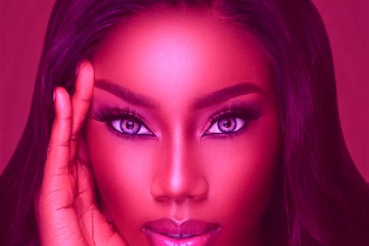 Nova, 20, a chestnut blue-eyed ebony companion based in Chalus. Offering Roleplay, OWO, Couples. Available for incall and outcall, overnight bookings available.