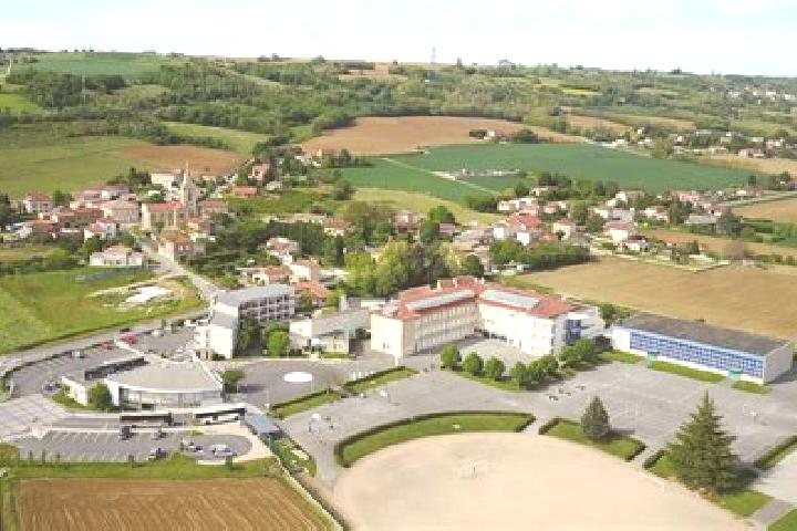 Nova, 20 — Escort in Chateauneuf-de-Galaure, France