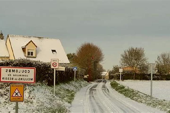 Nova, 20 — Escort in Coulombs-en-Valois, France