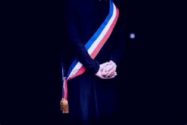 Nova, 20 — Escort in Echalas, France