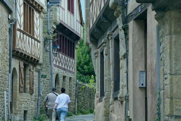 Nova, 20 — Escort in Ploeren, France