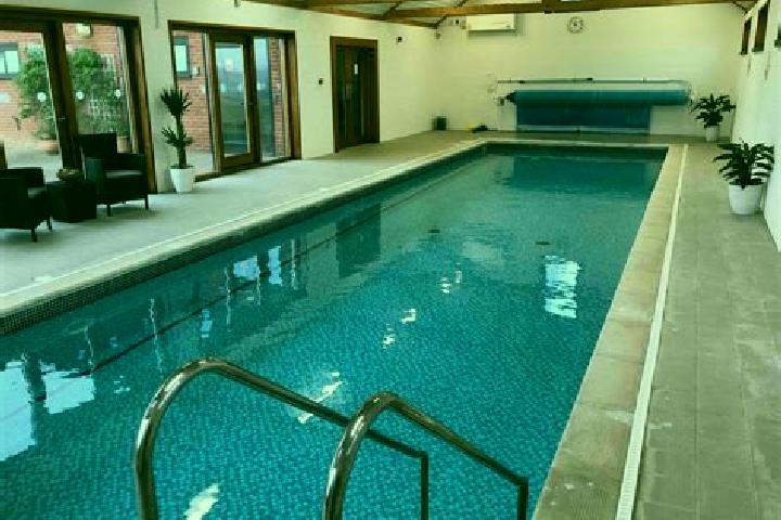 Nova, 20 — Escort in Pool, United Kingdom