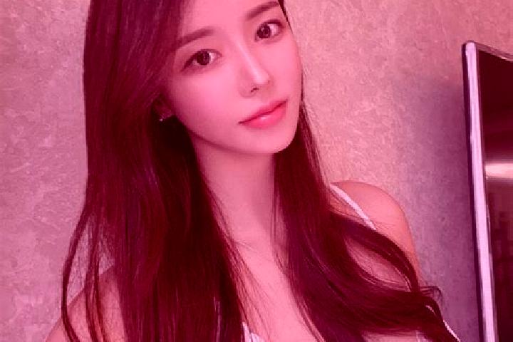 Nova, 20 — Escort in Wangjiangjing, China