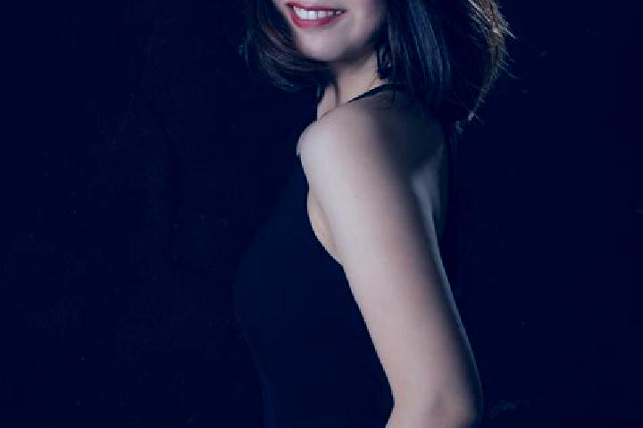 Nova, 21 — Escort in Zitong, China