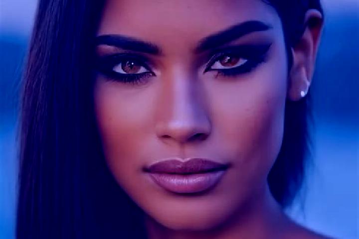 Nova, 22, a dark blonde amber-eyed latina companion based in Murgesti. Offering 69, Dinner Date, Tantra. Available for incall and outcall, day and evening da...