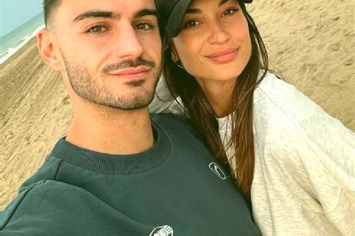 Nova, 22 — Escort in Lequio Berria, Italy