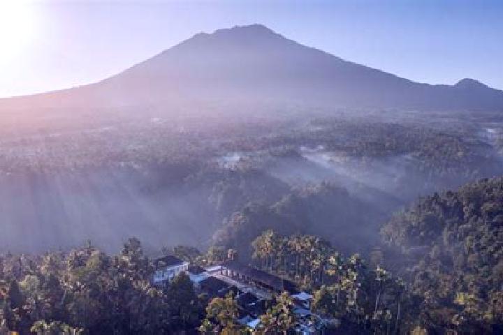 Nova, 22 — Escort in Menanga, Indonesia