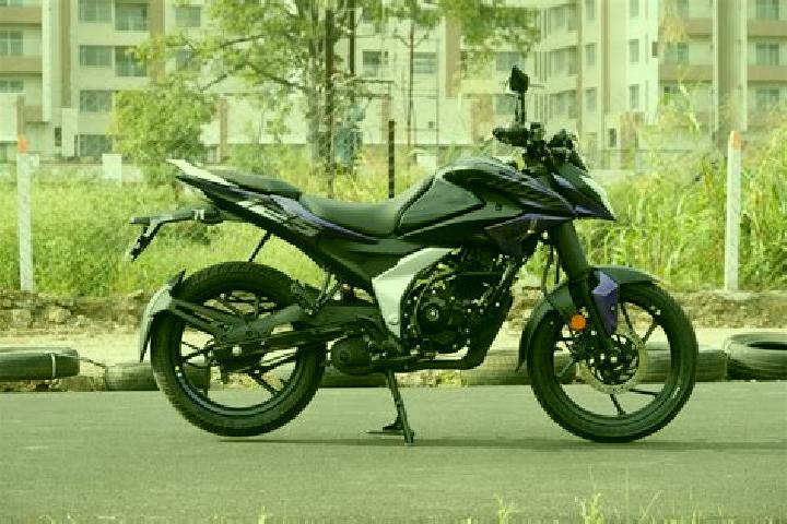 Nova, 22 — Escort in Pendra, India