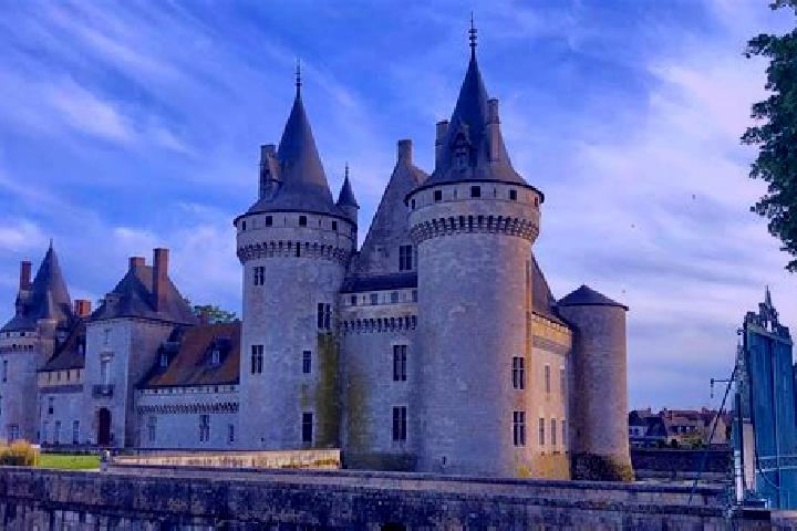 Nova, 22 — Escort in Pouilly-sur-Loire, France