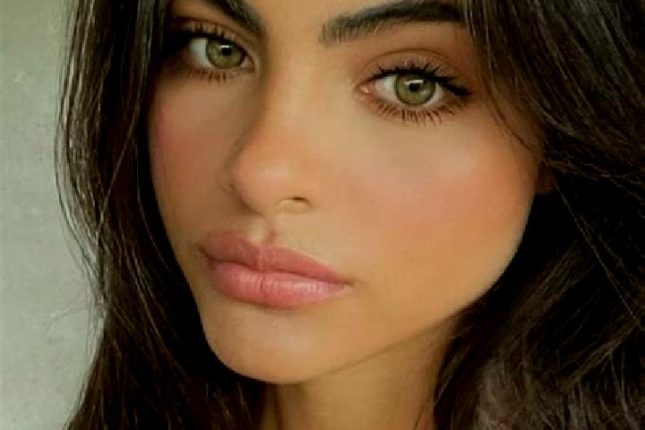 Nova, 23, a red brown-eyed indian companion based in Ghindeni. Offering Domination, Dinner Date. Available for incall and outcall, overnight bookings available.
