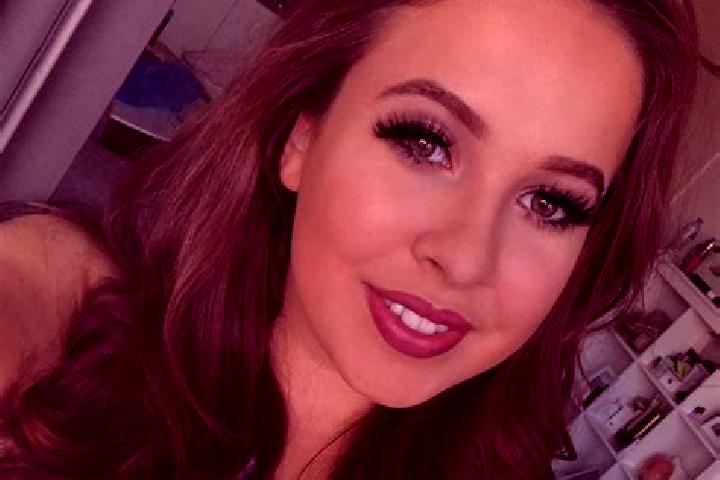 Nova, 24, a auburn amber-eyed mediterranean companion based in Cazones de Herrera. Offering OWO, Travel Companion, Girlfriend Experience. Available for incal...