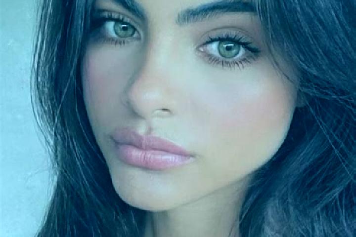 Nova, 24, a black green-eyed caucasian companion based in Ballens. Offering Massage, Deep French Kissing, Girlfriend Experience. Available for incall and out...