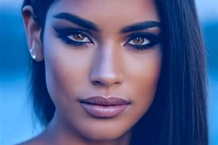 Nova, 24, a red amber-eyed latina companion based in Horni Sloupnice. Offering Deep French Kissing, Couples, Overnight. Available for incall and outcall, day...