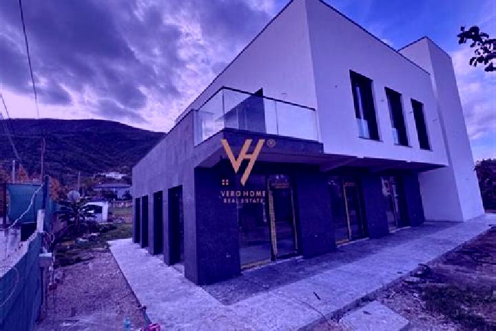 Nova, 24 — Escort in Berzhite, Albania