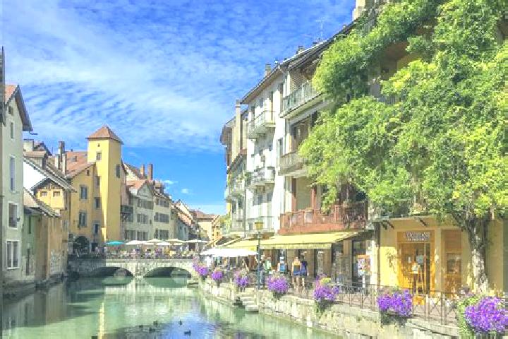 Nova, 24 — Escort in Doizieux, France