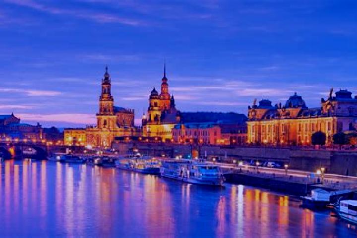 Nova, 24 — Escort in Elbe, Germany