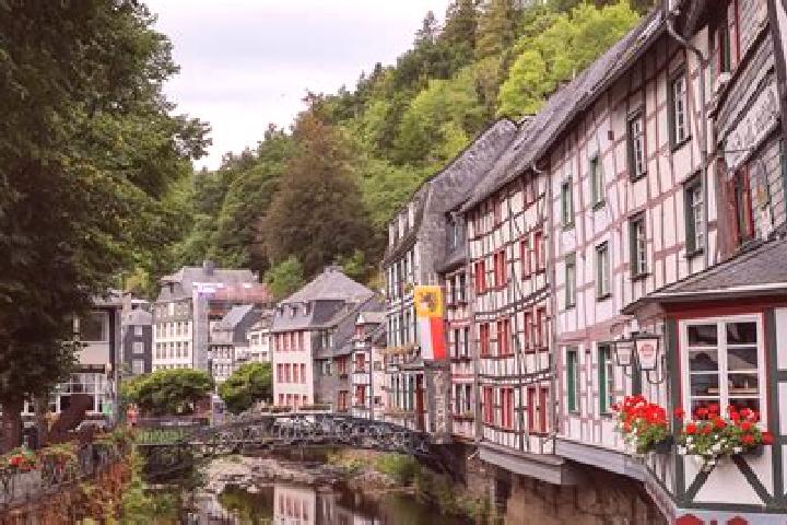 Nova, 24 — Escort in Erezee, Belgium