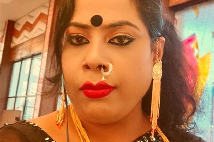 Nova, 24 — Escort in Kalinagar, India