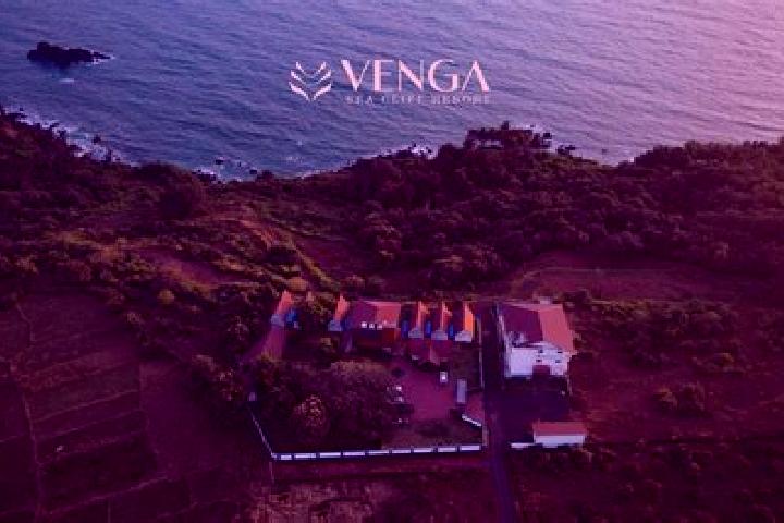 Nova, 24 — Escort in Vengurla, India