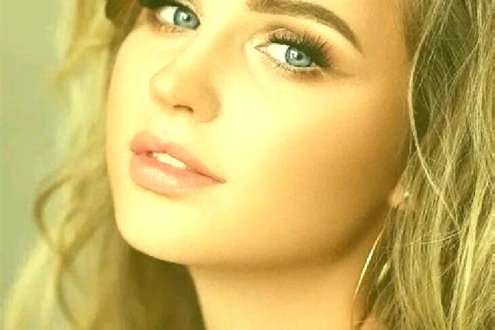 Nova, 25, a dark blonde blue-eyed slavic companion based in Vrbica. Offering Party Girl, Striptease, Dinner Date, Roleplay, OWO. Available for incall and out...