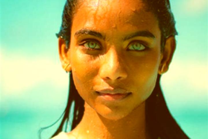 Nova, 25, a red blue-eyed indian companion based in Turt. Offering Tantra, A-Level, BDSM, OWO. Available for incall and outcall, day and evening dates.