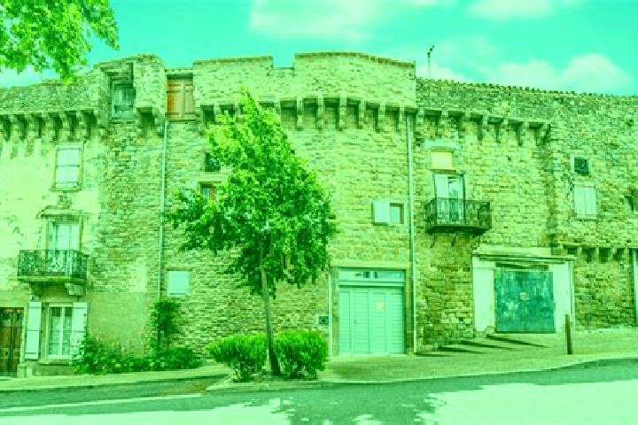 Nova, 25 — Escort in Peyriac-Minervois, France
