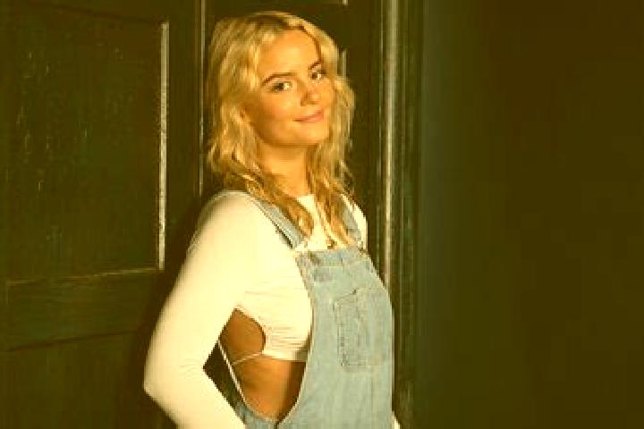 Nova, 26, a blonde dark-eyed mediterranean companion based in Dee Why. Offering Party Girl, Travel Companion, Massage, GFE. Available for incall and outcall,...