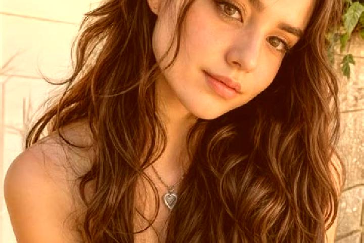 Nova, 26, a chestnut hazel-eyed middle eastern companion based in Dunhou. Offering CIM, Party Girl. Available for incall and outcall, overnight bookings avai...