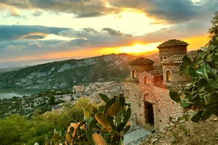 Nova, 26 — Escort in Melicucca, Italy
