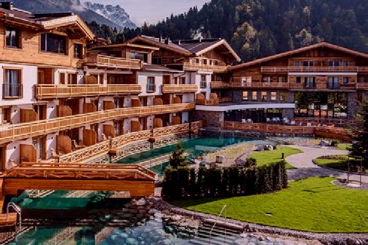 Nova, 26 — Escort in Scheffau am Wilden Kaiser, Austria