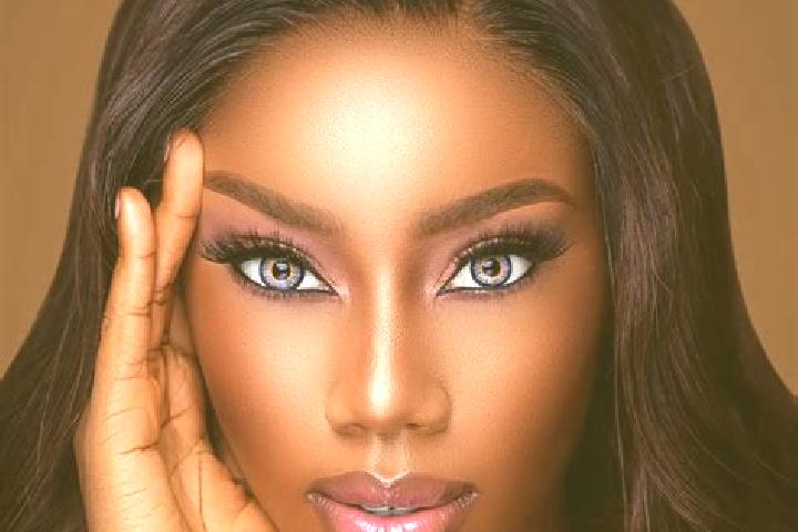 Nova, 27, a brunette blue-eyed ebony companion based in Takashimadaira. Offering Fetish, Striptease, Tantra, Domination, Girlfriend Experience. Available for...