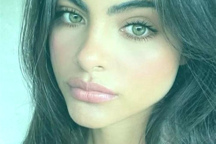 Nova, 27, a brunette blue-eyed indian companion based in Ouossezue. Offering Prostate Massage, Striptease, Couples, Girlfriend Experience, 69. Available for ...